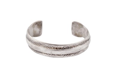 Lot 295 - A MOROCCAN NECKLACE AND WHITE METAL CUFF