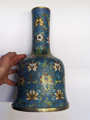 Lot 135 - A CHINESE CLOISONNÉ AND GILT-COPPER MALLET VASE