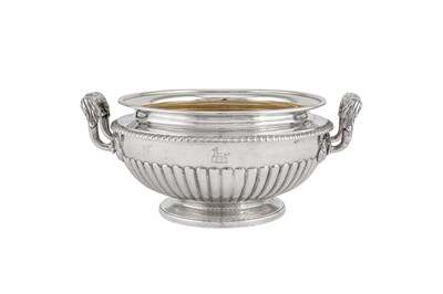 Lot 424 - A George III sterling silver twin handled sugar bowl, London 1816 by William Burwash