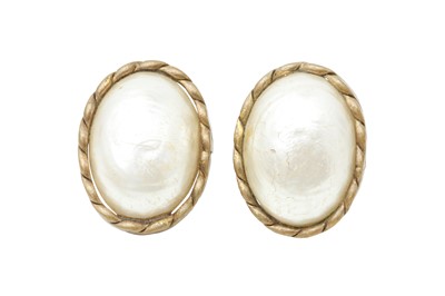 Lot 322 - Chanel Ivory Pearl Rope Clip On Earrings