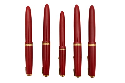 Lot 98 - A GROUP OF FIVE RED PARKER FOUNTAIN PENS