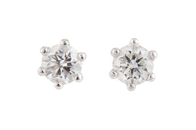 Lot 151 - A pair of diamond earstuds