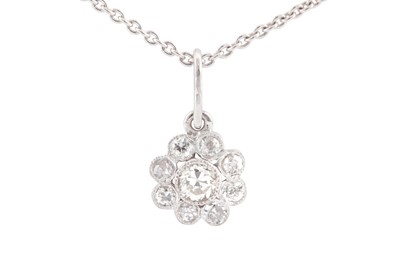 Lot 150 - A diamond pendant necklace