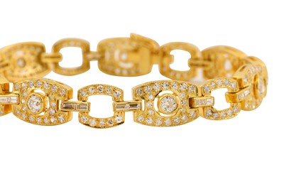 Lot 48 - A DIAMOND BRACELET