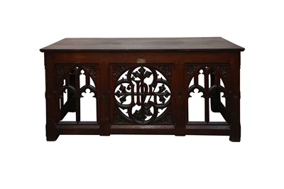 Lot 198 - AN OAK GOTHIC REVIVAL CHURCH ALTAR, MID 20TH CENTURY