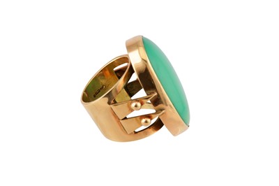 Lot 49 - Barbara Cartlidge | A turquoise and gold ring, 1964