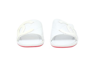 Lot 461 - Chanel White Quilted CC Slides - Size 37