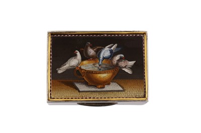 Lot 1 - A George V sterling silver and micro mosaic inset ‘Doves of Pliny’ box, Birmingham 1922 by S Blanckensee & Son Ltd
