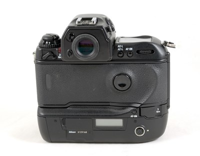 Lot 182 - Nikon F5 Professional AF Film Camera. #3129168.