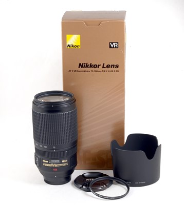 Lot 366 - AF Nikkor 70-300mm f4.5-5.6 G VR Zoom Lens.