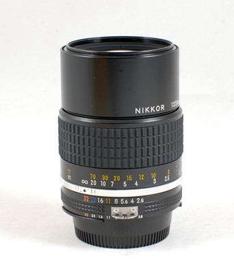 Lot 354 - A Manual Focus Nikkor 135mm f2.8 AiS Lens.
