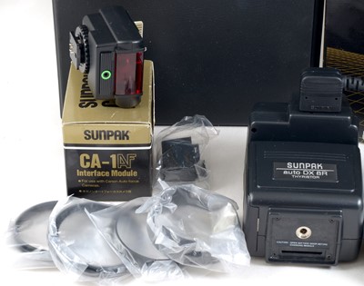 Lot 196 - Sunpak Auto DX-8R Ring Light with Canon EOS AF Module.