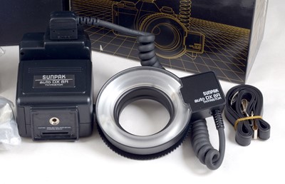 Lot 196 - Sunpak Auto DX-8R Ring Light with Canon EOS AF Module.