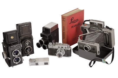 Lot 40 - A Collection of Collectible Cameras