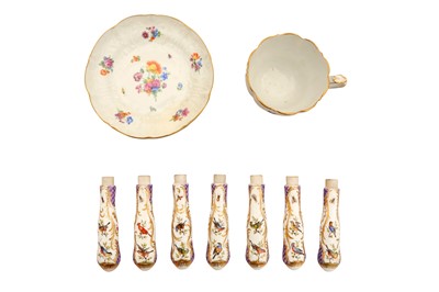 Lot 419 - A SET OF SEVEN LATE-18TH CENTURY ENGLISH SOFT PASTE PORCELAIN FLATWARE HANDLES