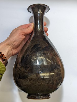 Lot 80 - A CHINESE DARK BROWN-GLAZED VASE, YUHUCHUNPING