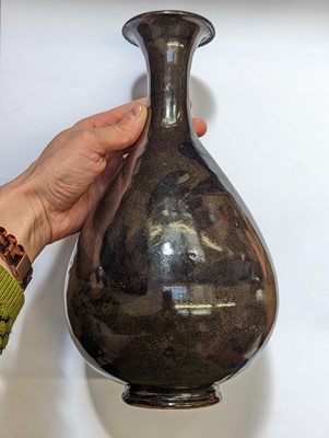 Lot 80 - A CHINESE DARK BROWN-GLAZED VASE, YUHUCHUNPING