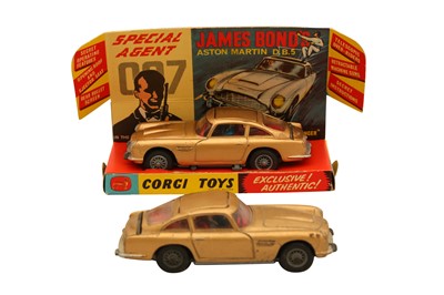 Lot 106 - A BOXED CORGI TOYS SPECIAL AGENT 007 JAMES BOND ASTON MARTIN D.B.5