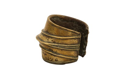 Lot 153 - AN EKONDA BRONZE KONGA CURRENCY ANKLET