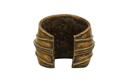Lot 153 - AN EKONDA BRONZE KONGA CURRENCY ANKLET