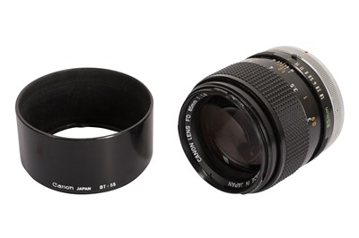 Lot 371 - A Canon FD 85mm f/1.8 S.S.C. Lens
