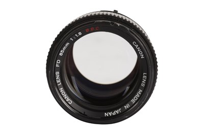 Lot 371 - A Canon FD 85mm f/1.8 S.S.C. Lens