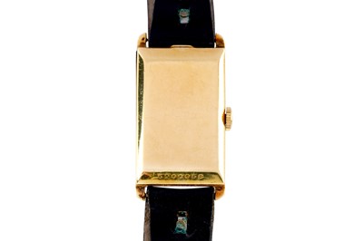 Lot 31 - A RARE 18K GOLD LONGINES DOCTORS WATCH