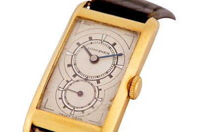 Lot 31 - A RARE 18K GOLD LONGINES DOCTORS WATCH