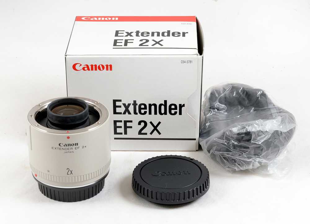 2x Extender Lot 378 - Canon EF 2X Extender AF Tele Converter.
