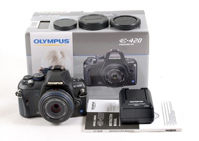 Lot 10 - Olympus E-420 4/3rds 25mm Pancake Lens Kit.