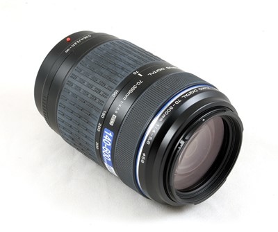 Lot 18 - An Olympus Zuiko Digital 70-300mm f4-5.6 4/3rds Zoom Lens.