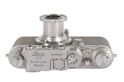 Lot 136 - A Leica IIIb Rangefinder Camera