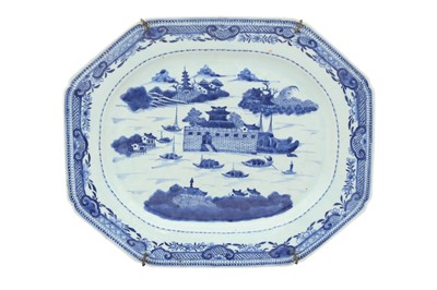 Lot 1374 - A CHINESE BLUE AND WHITE EXPORT OCTAGONAL CHARGER