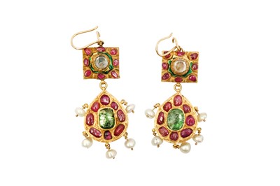 Lot 32 - A PAIR OF QAJAR POLYCHROME-PAINTED ENAMELLED AND GEM-SET GOLD EARRINGS