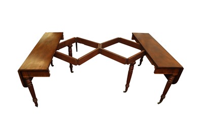 Lot 170 - A REGENCY MAHOGANY CONCERTINA EXTENDING DINING TABLE