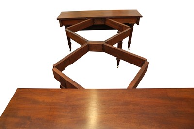 Lot 170 - A REGENCY MAHOGANY CONCERTINA EXTENDING DINING TABLE