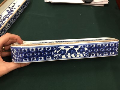 Lot 686 - A CHINESE BLUE AND WHITE PEN BOX FOR THE ISLAMIC MARKET