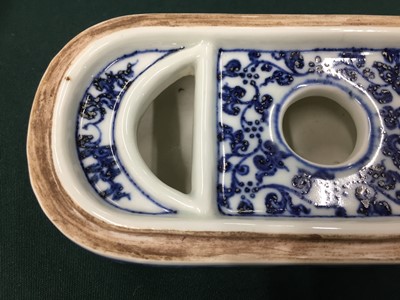 Lot 686 - A CHINESE BLUE AND WHITE PEN BOX FOR THE ISLAMIC MARKET