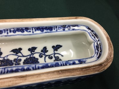 Lot 686 - A CHINESE BLUE AND WHITE PEN BOX FOR THE ISLAMIC MARKET