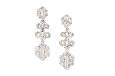 Lot 157 - A pair of diamond pendent earrings