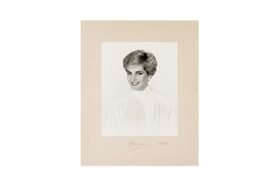 Lot 107 - A STUNNING BLACK AND WHITE PHOTOGRAPH SIGNED BY DIANA, PRINCESS OF WALES