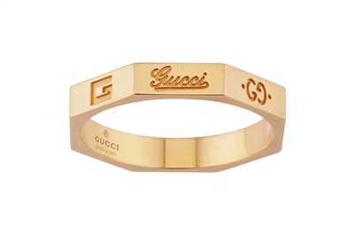Lot 90 - Gucci Ι A band ring