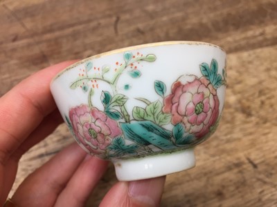 Lot 616 - A GROUP OF SIX CHINESE FAMILLE-ROSE CUPS