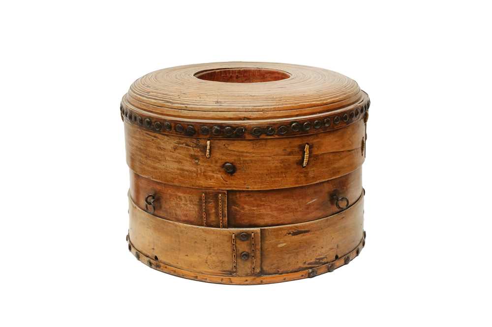 Lot 235 - A LARGE CIRCULAR CHINESE WOOD BASKET AND COVER, 20TH CENTURY
