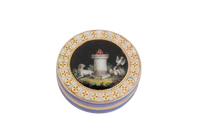 Lot 92 - A late 18th century Swiss enamel and unmarked gold patch box, probably Geneva circa 1790