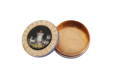 Lot 92 - A late 18th century Swiss enamel and unmarked gold patch box, probably Geneva circa 1790