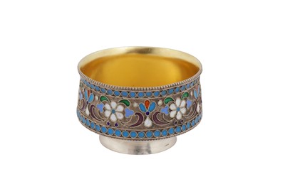 Lot 252 - A Nicholas II late 19th / early 20th century Russian 84 zolotnik silver gilt cloisonné enamel salt, Moscow 1898-1908 by CMШ (untraced)