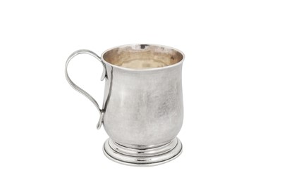 Lot 509 - A George II sterling silver small mug, London 1729 by James Goodwin (first reg. 27th March 1710, this mark 4th Sep 1721)