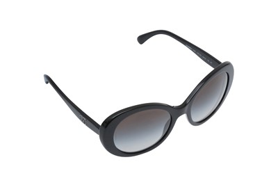 Lot 512 - Chanel Black CC Oval Sunglasses
