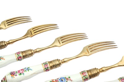 Lot 305 - A set of Victorian sterling silver gilt and porcelain fruit eaters, London 1875 by Francis Higgins